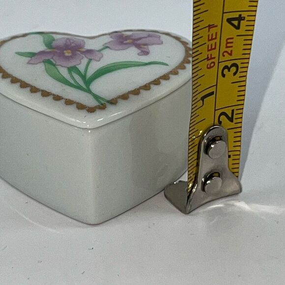 Roman 1990 Vintage Heart Shaped Floral Brooch Porcelain Bar Clasp Signed Taiwan - Picture 4 of 7